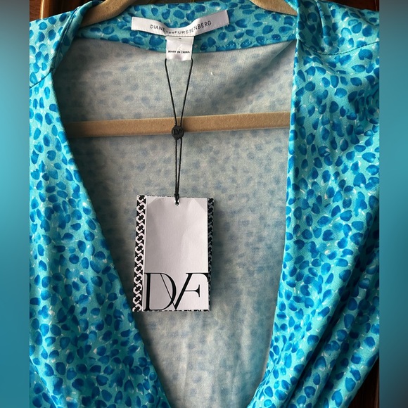 NWT Diane Von Furstenburg New Julian Two Petal Dreams Blue Wrap. dress - Picture 8 of 11